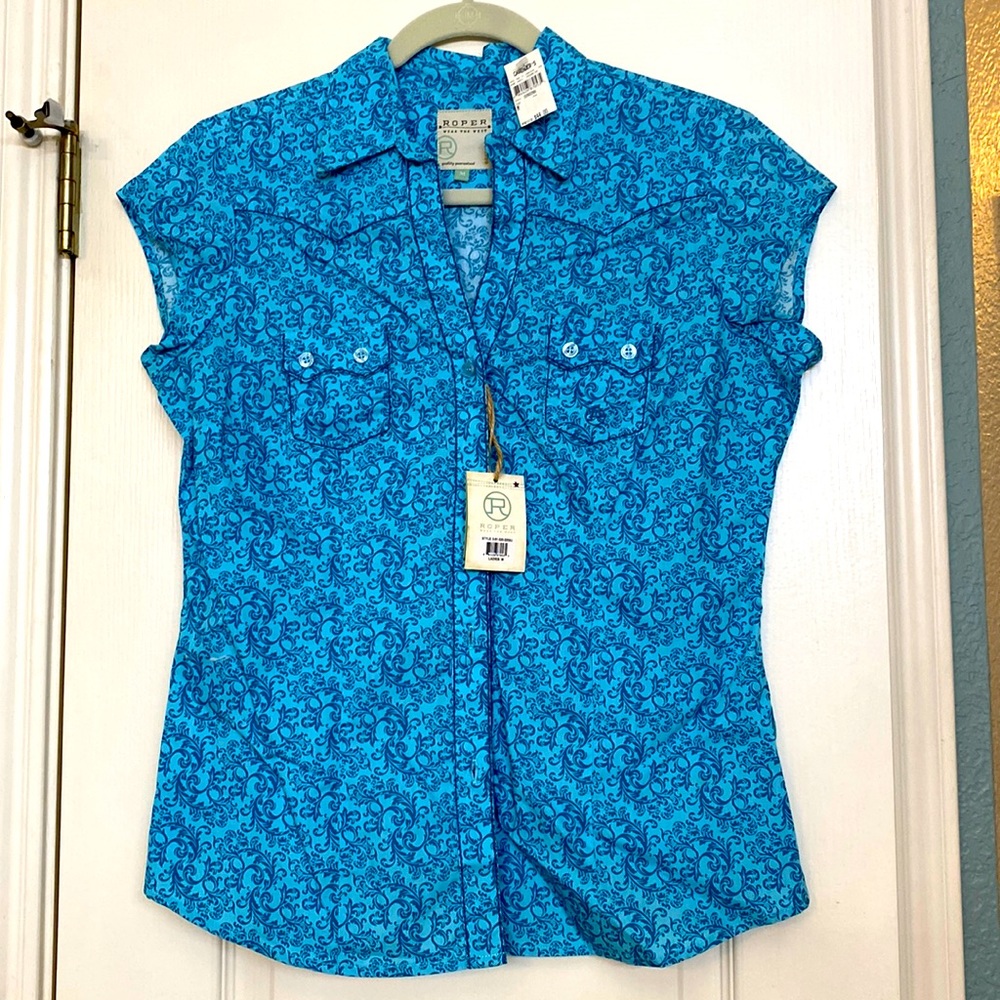 COPY - Roper. Size M. Short sleeve blouse. NWT